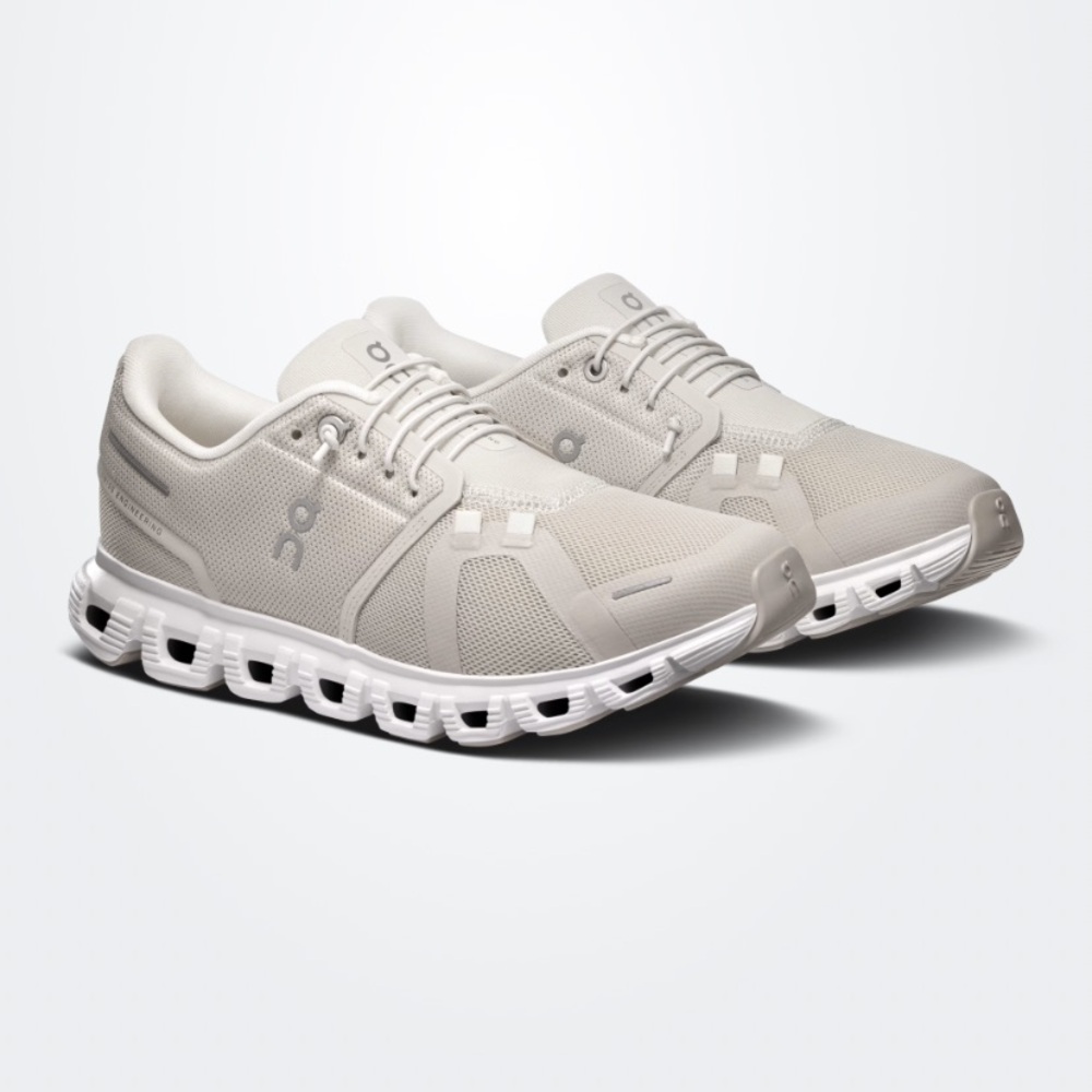 On Running Cloud 6 Shoes in Pearl, White